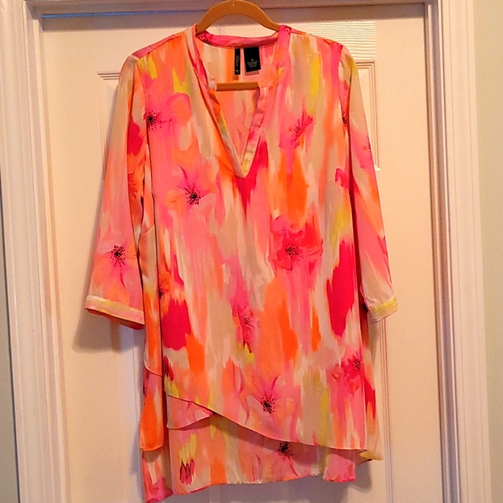 Floral tunic top.